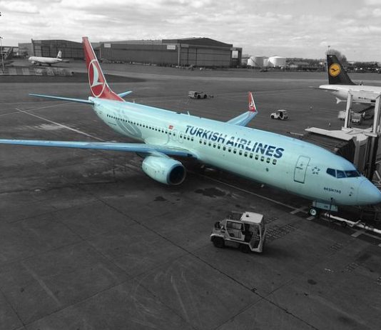 NIJZ sporočil, da je potrjena okužba na letalu, ki je pristalo na ljubljanskem letališču