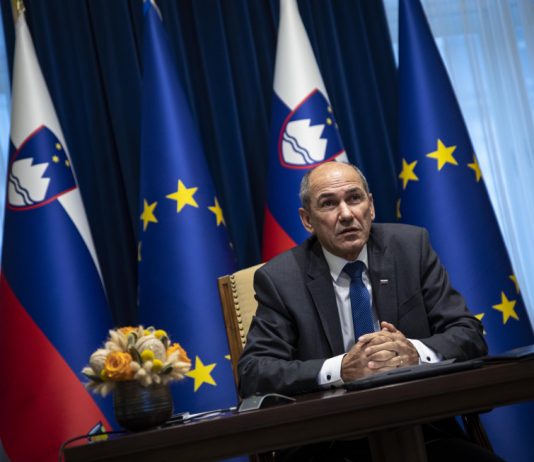 Predsednik vlade Janez Janša: Večje sproščanje omejitvenih ukrepov možno samo ob kumulativni izpolnitvi določenih pogojev