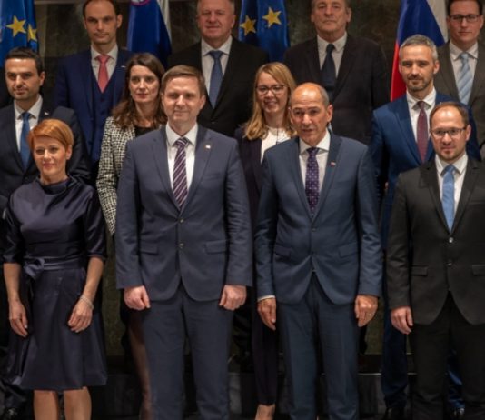 Anketa na portalu RTV jasno izraža željo ljudi: kar 62 odstotkov anketirancev je prepričanih, da bo Janševa vlada v isti sestavi končala mandat! KUL povsem brez zaupanja!