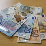Nekateri kuturniki, nevladniki in kupci električnih vozil v Sloveniji z enako mentaliteto, vsi bi samo denar davkoplačevalcev!