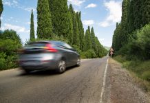 Lastniki električnih vozil prepričani, da jim za nakup pripada državni denar, tudi, če ostali plačujejo zato višje davke!