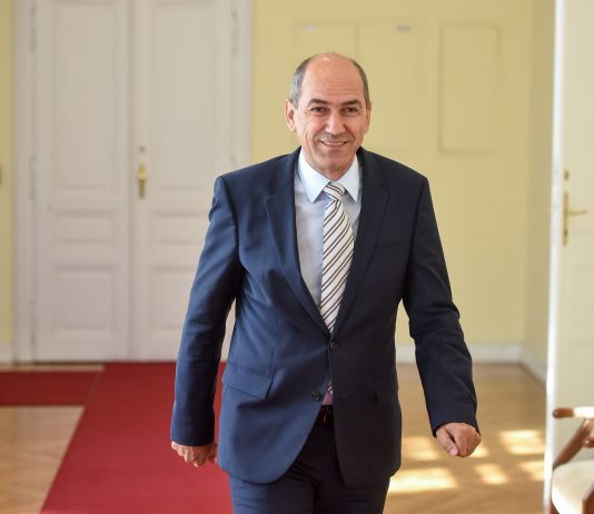 Predsednik vlade Janez Janša napovedal, da vlada dela v smeri “Slovenijo vrniti na predkrizno raven v enem letu”
