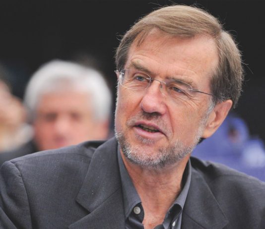 Lojze Peterle: “Demokracija v času epidemije ni na preizkušnji tako kot želi prikazati opozicija, ki ni mogla pustiti novi vladi stotih dni”