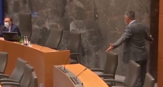 Še neviden “napad” poslanca nad predsedujočega v DZ: Nemec z grozečimi pretnjami in verbalno nad Tanka!?