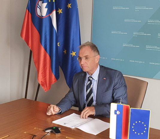 Minister Aleš Hojs komisarki za notranje zahteve predstavil visoka pričakovanja glede novega paketa o migracijah in azilu, ki ga pripravlja Evropska komisija