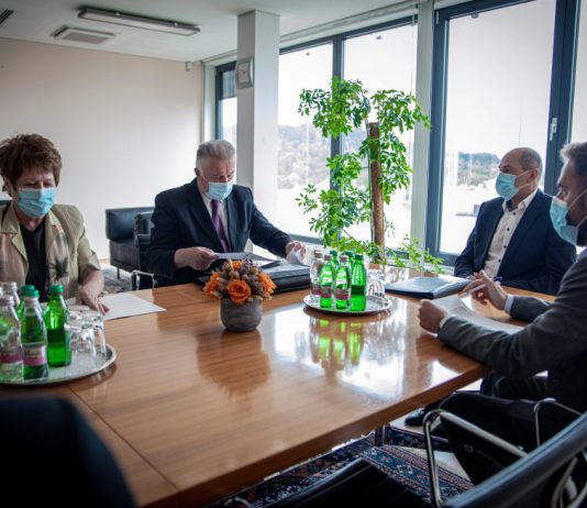 Predsednik vlade Janez Janša sprejel vodstvo Zveze društev upokojencev Slovenije
