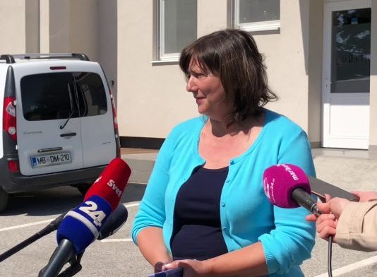 Znanih nekaj podrobnosti o okužbi učenca v Mariboru