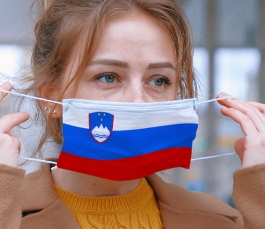 Vlada podaljšuje veljavnost odloka, ki določa obvezno nošenje mask ter obvezno razkuževanje rok z razkužilom ob vstopu v zaprt javni prostor