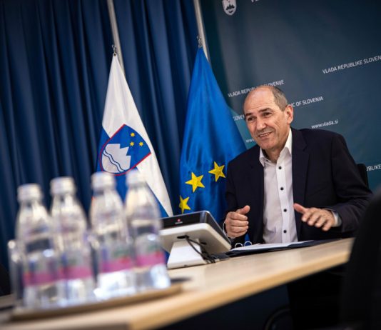 Predsednik vlade Janez Janša na videokonferenci s predsednikom Evropskega sveta Charlesom Michelom o večletnem finančnem načrtu