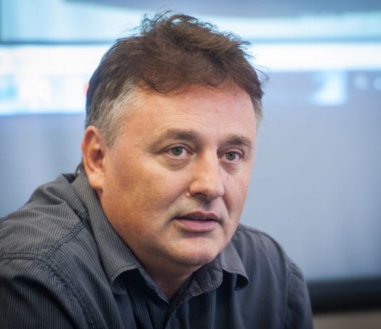 Roman Leljak: “Ustavno sodišče ponovno vrača Titovo cesto v Radence. TRETJIČ.”