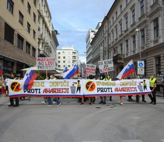 S protesta rumenih jopičev: slike, video!