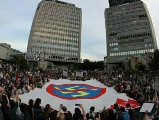 Napad globoke države na Cerkev in Brezje, medtem ko na petkovih protestih že 17. teden spremljamo nekaznovano kršenje zakonodaje!