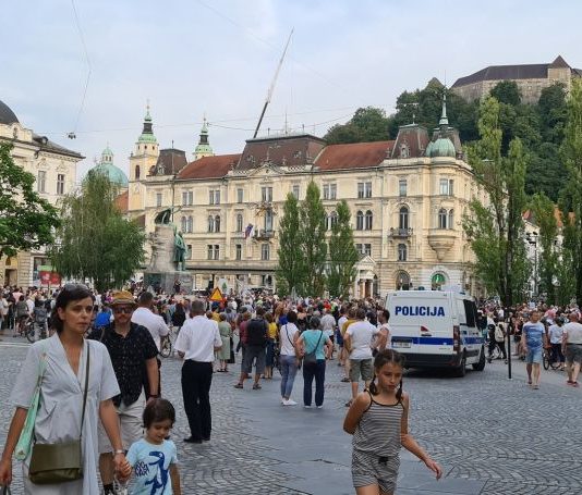 Ukrepi policije na shodih na območju centra Ljubljane