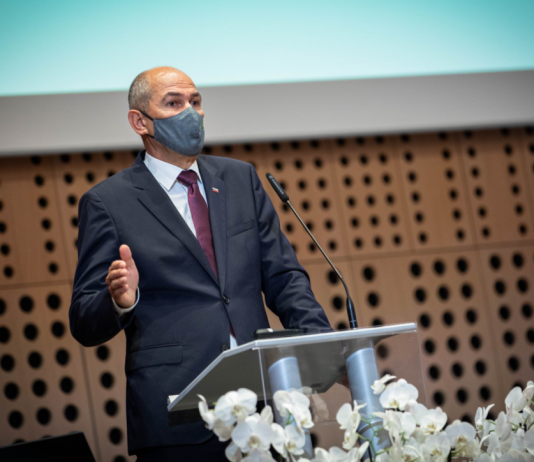 Premier Janez Janša: Prvo sproščanje ukrepov ob manj kot 1200 hospitaliziranih in padcu sedemdnevnega povprečja okužb pod 1350