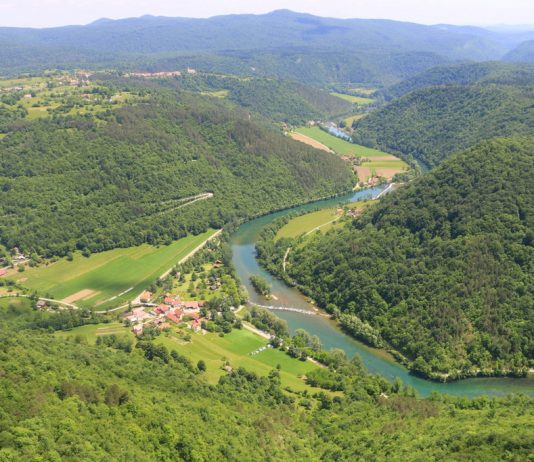 Do 18. septembra na območju državne meje s Hrvaško poostren nadzor nad nedovoljenim prehajanjem meje