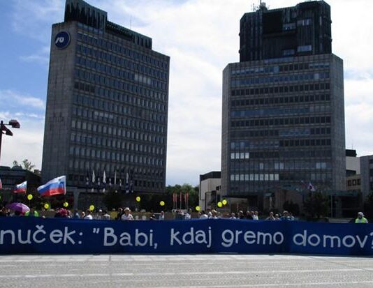Stara starša koroških dečkov korak bližje do svojih vnukov? Evropsko sodišče sodišče za človekove pravice sprejelo v obravnavo njun primer!