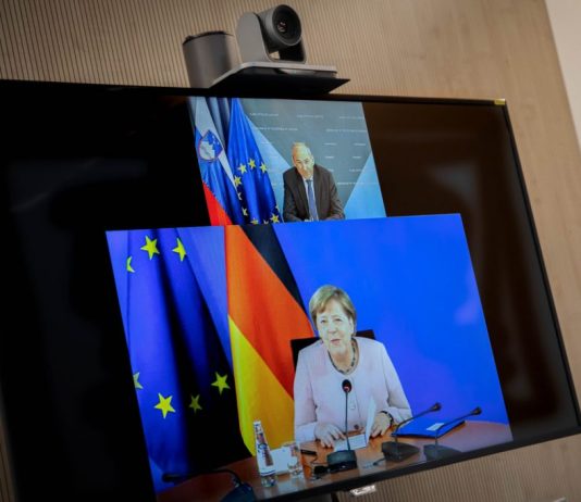 Premier Janez Janša in nemška kanclerka Angela Merkel bosta izmenjala stališča o pandemiji koronavirusa