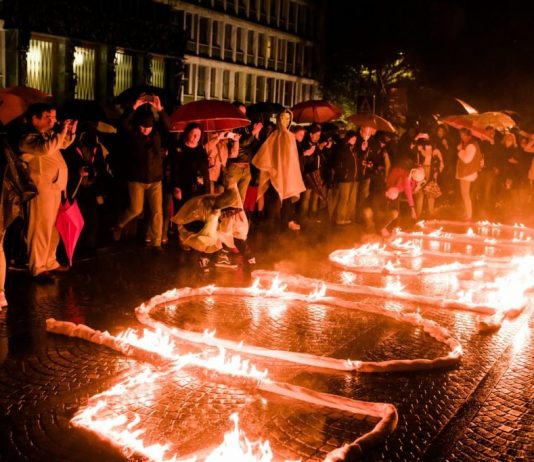 Petkovih protestnikov le še desetina od začetne udarne moči: Kriza tolikšna, da somišljenike novačijo z letaki!