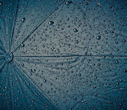 Padavine se vračajo popoldne, meje sneženja se bo spuščala, Arso izdal opozorilo