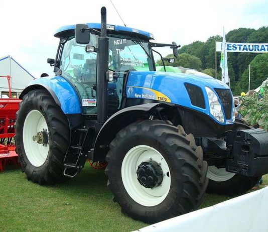 Opozorilo policije lastnikom traktorjev znamke New Holland: kradejo jih z originalnimi ključi!