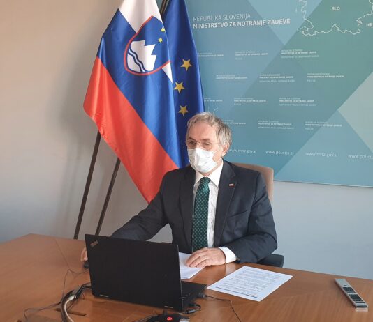 Aleš Hojs poudarja, da je Schengen ena večjih pridobitev EU