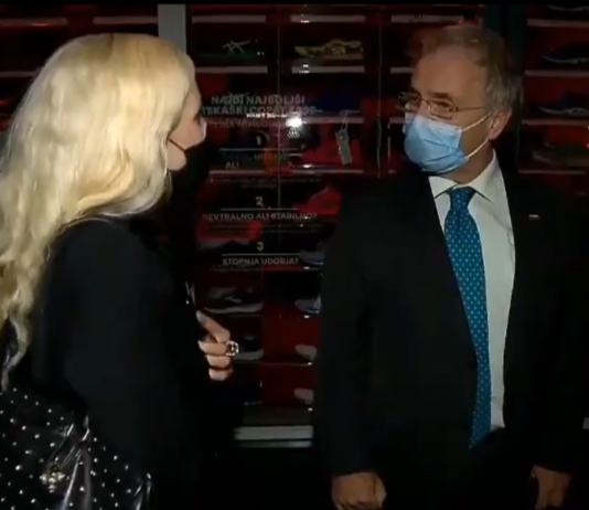 Minister Hojs po divjem protestu novinarki POP TV: Mediji ste prispevali, da je danes tako! Sedaj imate pa ranjene policiste!