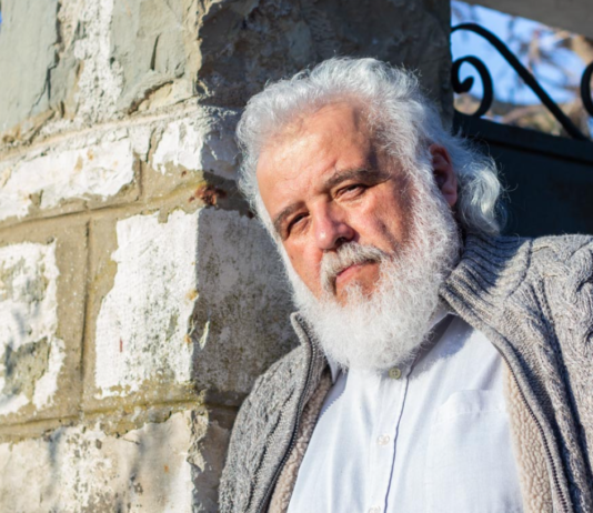 Na včerajšnji vladni novinarski konferenci je direktor NIJZ povedal: “Ukrepov se ne držimo dosledno! 400 do 500 okužb je s privatnih druženj, to so nepotrebne okužbe!”