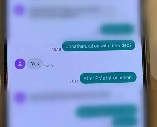 Korespondenca razkriva, da je bilo v Bruslju vse dogovorjeno za predvajanje posnetka. Sophie in’ t Veld samovoljno umaknila predvajanje posnetka