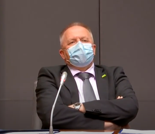 Za KPK težava hitro zagotavljanje nujne medicinske opreme, ne pa dodatni popoldanski zaslužki javnih funkcionarjev