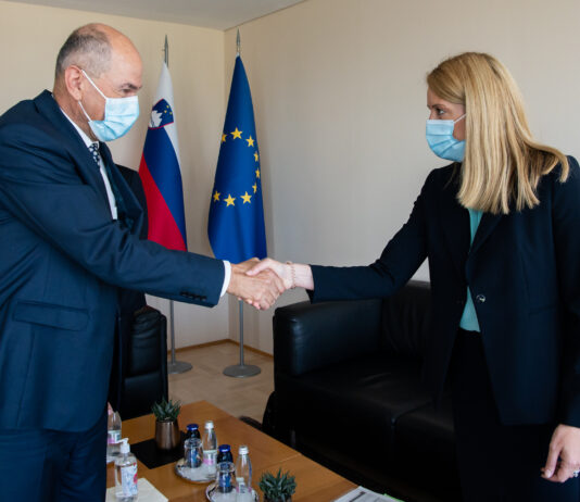 Predsednik vlade Janez Janša sprejel podpredsednico Evropskega parlamenta Roberto Metsola