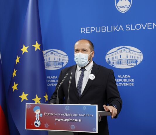 Portal zVEM je osrednja točka za pridobitev digitalnih covidnih PCT potrdil