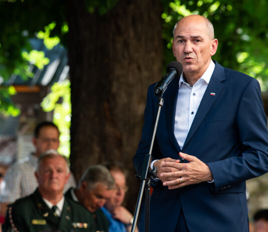 Predsednik vlade Janez Janša na prireditvi ob dnevu državnosti ‘Ponosni na Vrhpolje – osamosvojitveni dogodki dan prej