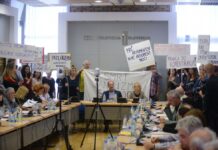 RTV Slovenija nadaljuje s političnim aktivizmom, za njih bolj pomembno ali se bo v primeru neuspeha zunanji minster opravičil Fajonovi, kot njeno sporno imenovanje!