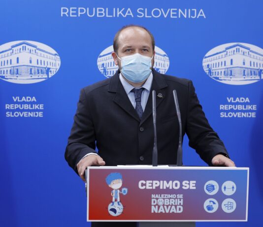 Po besedah ministra za zdravje Janeza Poklukarja bo že prihodnji teden NIJZ pričel klicati čakajoče bolnike