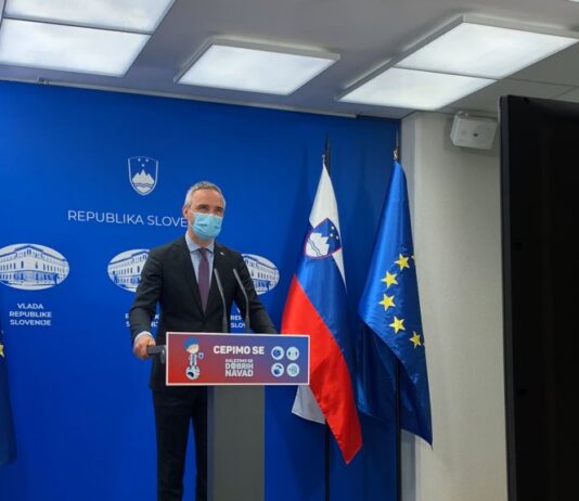 Minister Cigler Kralj predstavil stanje glede covid-19 v domovih za starejše in v posebnih socialno-varstvenih zavodih