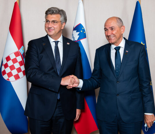 Predsednik vlade Janez Janša ob robu Blejskega strateškega foruma v pogovorih z voditelji o vprašanju širitve EU na Zahodni Balkan