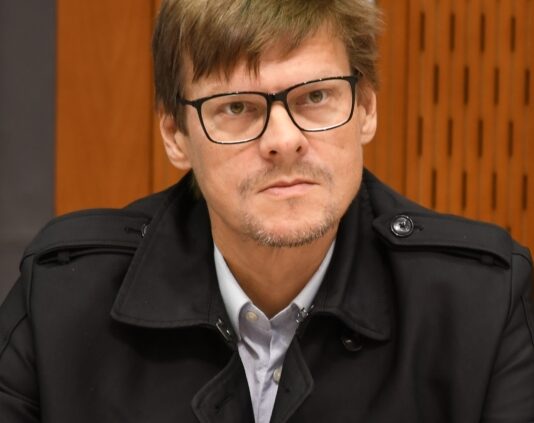 (Video) Robert Pavšič razkril nove protiobveščevalne prijeme vlade. Tako kot pri nas tudi v Evropi in svetu verjetno niso vedeli za njih!