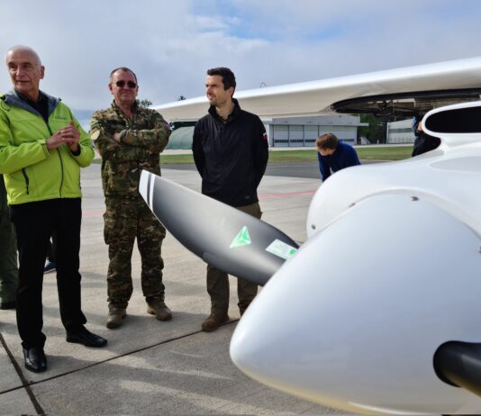 Pipistrelovo letalo in simulator letenja sedaj tudi v slovenski vojski