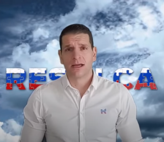 Kakšna je moralna odgovornost človeka, ki ob 2.145 okužbah, kar je največ od sredine januarja in hospitalizaciji 3-letnika zaradi okužbe, vabi na proteste? Je to nova oblika moralne in etične politike, ki jo obljublja Zoran Stevanović?