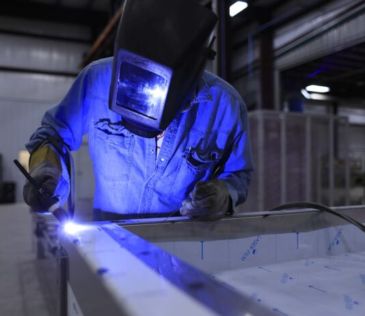 Uspehi vlade se kažejo tudi v nizki brezposelnosti, ki je za 2,9 % nižja od povprečja Evropske unije