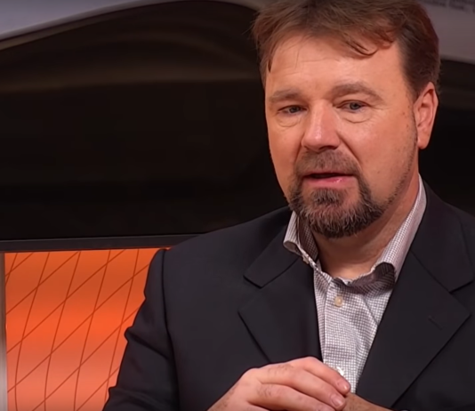 Novinarja nacionalne televizije pozvala vse vplivne medijske delavce naj za nekaj tednov opustijo politizacijo pri svojem delu. Za življenja gre!