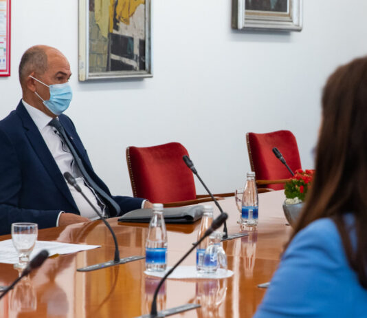 Janez Janša na seji preiskovalne komisije: “Vlada dosegla dogovor o novem sistemu nagrajevanja v zdravstveni negi in domovih za starejše, ki bo omogočal trajno višje plače!”