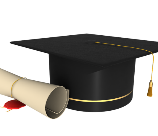 Boštjan M. Turk prepričan, da diploma ne more biti zaupen dokument, ker so podelitve javne in tudi v Srbiji leta 1975 je bilo tako