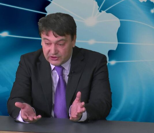 Boštjan M. Turk o programu, ki ga ponuja LMŠ: “Tak program napišem v petminutnem odmoru med malico.”