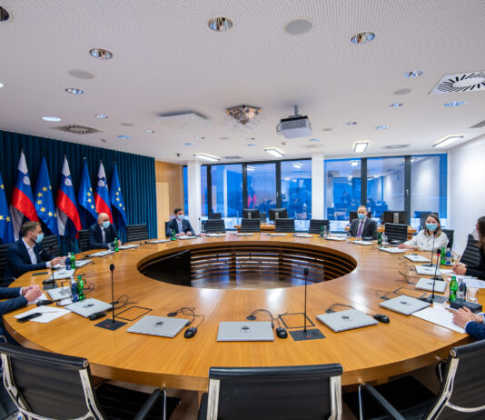 Predsednik vlade Janez Janša s predstavniki družbe Google