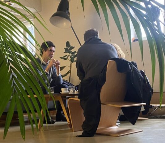 Ali Mesec, Jenull in Tea Jarc takole v prijetnem zavetju “pilijo” podrobnosti petkovih protestov?