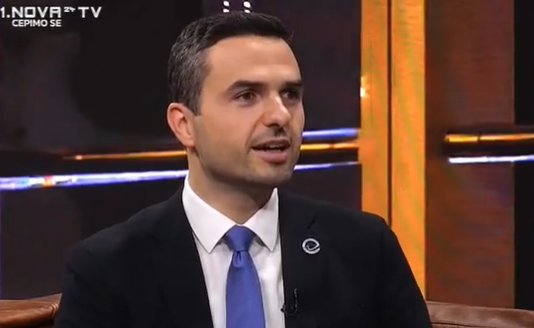 (Video) Ljudmila Novak po besedah Mateja Tonina najprej gleda nase in šele potem na stranko – “Vsi njeni nastopi stranki doslej niso koristili”