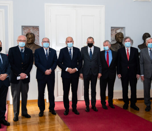 Premier Janez Janša obiskal Slovensko akademijo znanosti in umetnosti