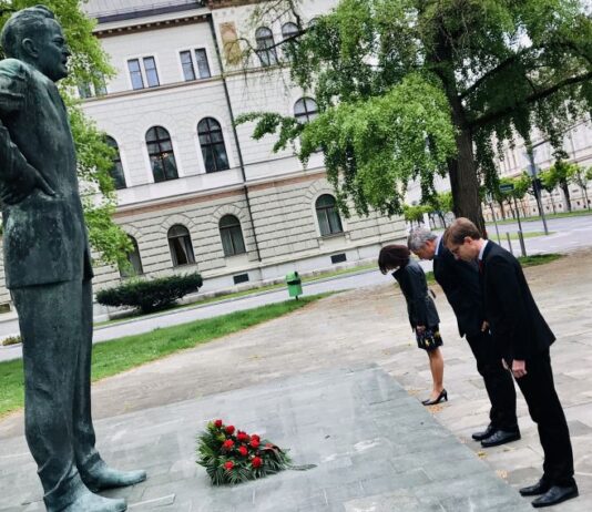 Je po 30. letih končno prišel čas, da se v Sloveniji osvobodimo? Ustavno sodišče zahteva, da se stranki Levica in SD končno opredelita do zločinov komunistične partije!