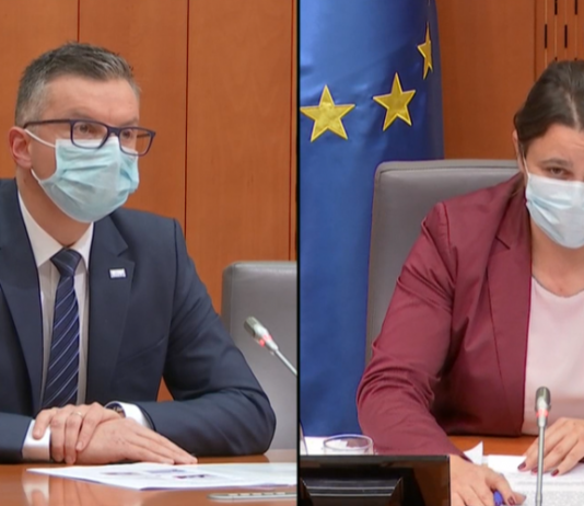 Ali Marjan Šarec epidemijo še vedno jemlje kot komedijo? Kot predsednik vlade ni prebral načrta za ravnanje ob nalezljivih boleznih, ker ni bil minister za zdravje.
